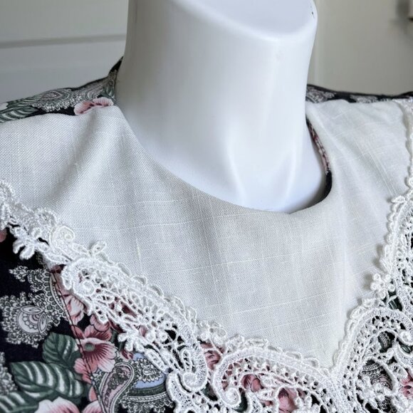 80s floral dress with lace collar and pockets - Picture 4 of 9